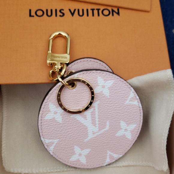 LV Monogram Giant Bag Charm & Key Holder - Picture 7 of 8